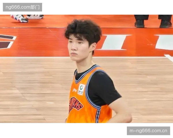上海队年轻后卫偰李永炜获得球队信任，休赛期赴美特训寻求突破。